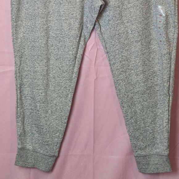 Old Navy Heather Gray Drawstring Waist Sweatpants with Pockets - Picture 3 of 10
